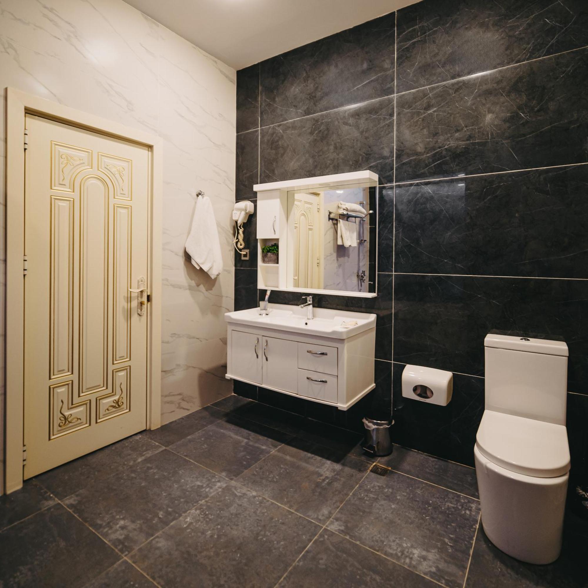Avrasya Inn Hotel บากู ภายนอก รูปภาพ
